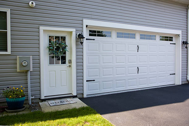 24/7 Emergency Garage Door Panel Replacement experts in Olcott, NY